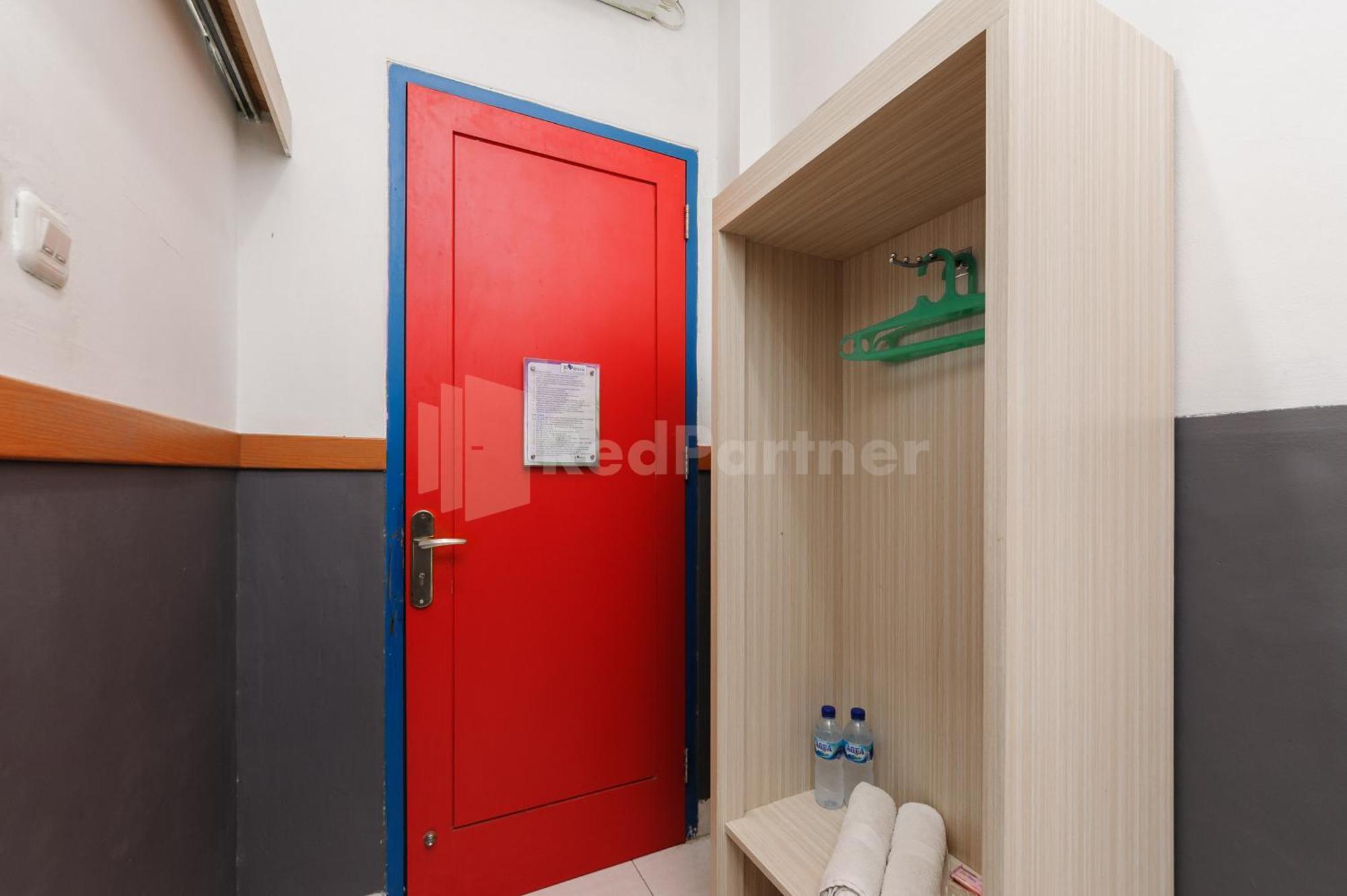 Ian Hotel Jaksa Mitra Reddoorz Jakarta Exterior photo