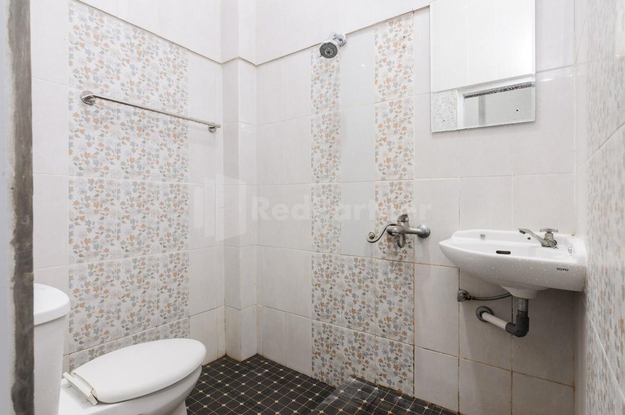 Ian Hotel Jaksa Mitra Reddoorz Jakarta Exterior photo