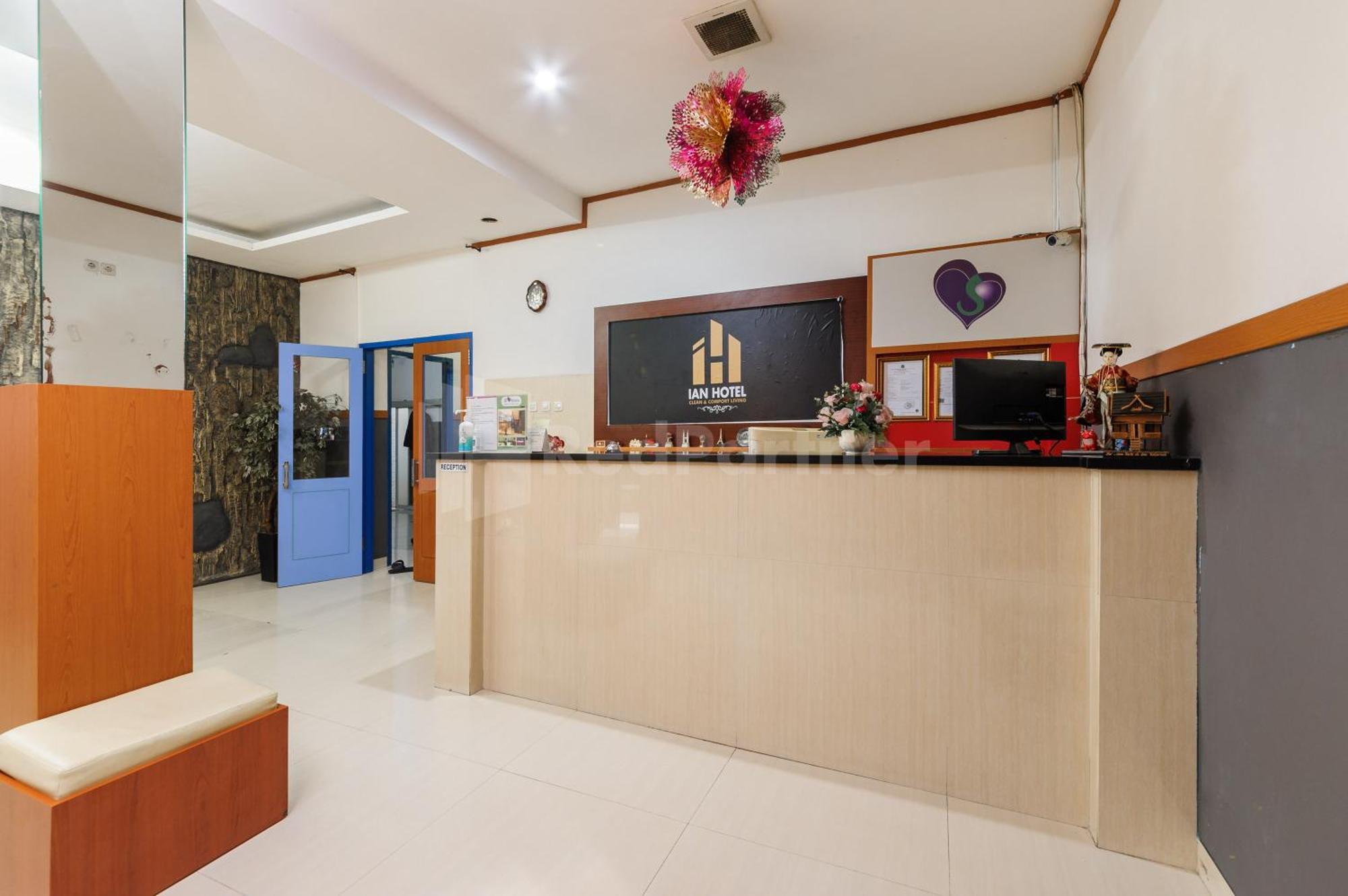 Ian Hotel Jaksa Mitra Reddoorz Jakarta Exterior photo